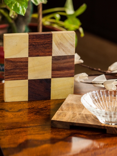 

ExclusiveLane Brown Set of 2 Handcrafted Wooden Trivets