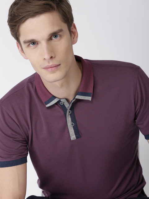 

INVICTUS Men Purple Slim Fit Solid Polo Collar T-shirt