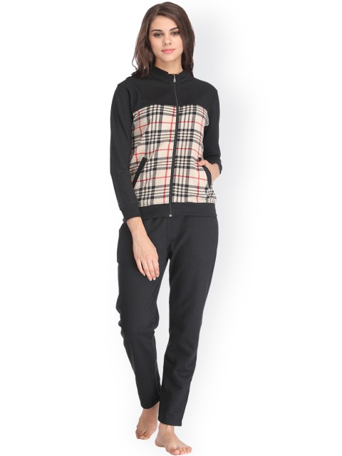 

Clovia Black Printed Night Suit LS0012P11XL