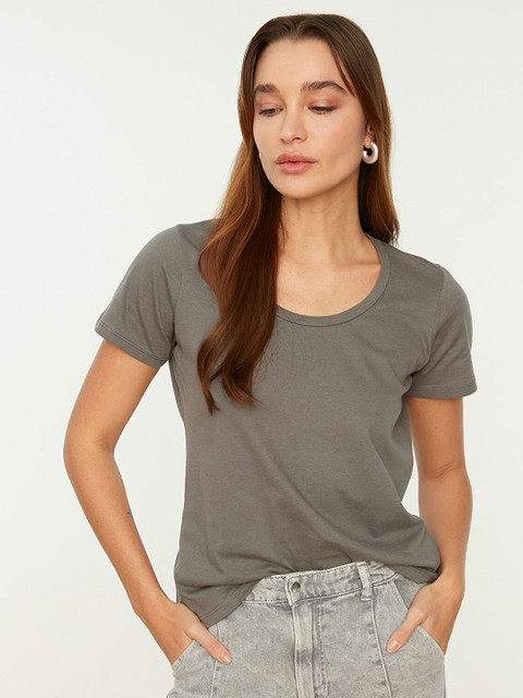 

Trendyol Women Grey Solid T-shirt