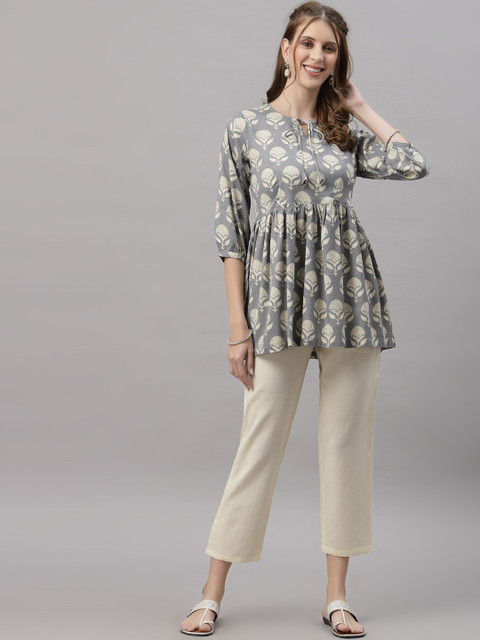 

Ragavi Women Grey & Cream-Coloured Printed Night suit
