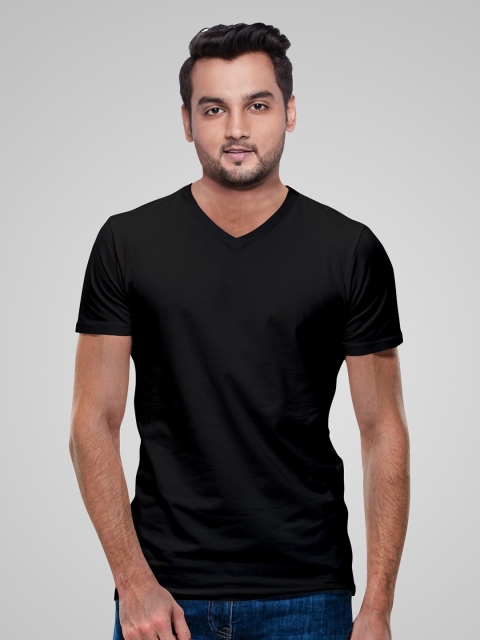 

Pootlu Men Black Solid V-Neck T-shirt