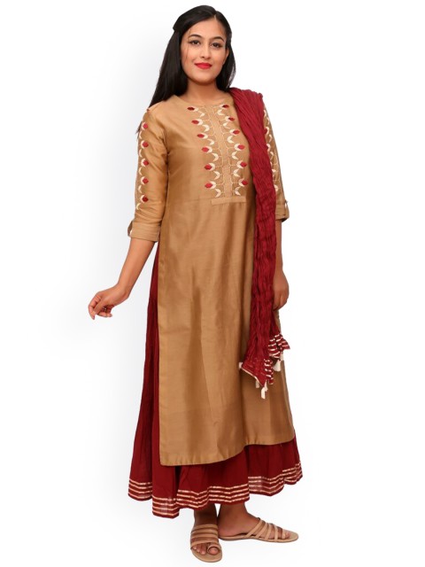 

SUTI Women Khaki & Red Ethnic Motifs Embroidered Thread Work Kurta