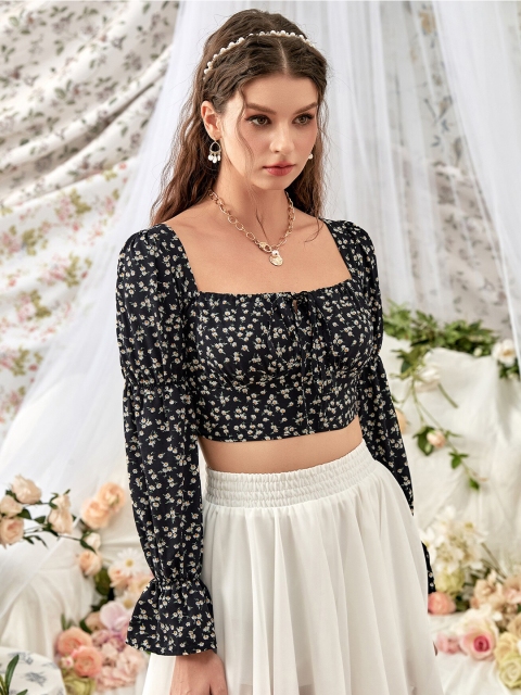 

URBANIC Women Black Floral Printed Crop Top