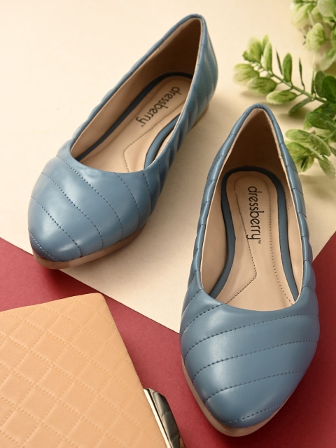 

DressBerry Women Blue Striped Slip-On Sneakers