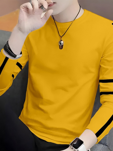 

AUSK Men Mustard Yellow & Black T-shirt