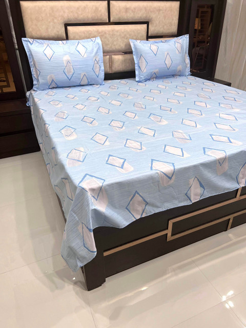 

Pure Decor Blue & White Geometric 260 TC Queen Bedsheet with 2 Pillow Covers