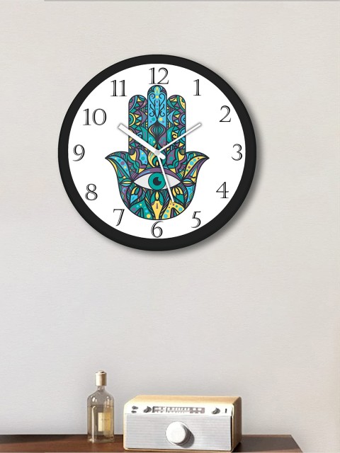 

WENS Black & White Hand Of Fatima Printed Analogue Round Clock