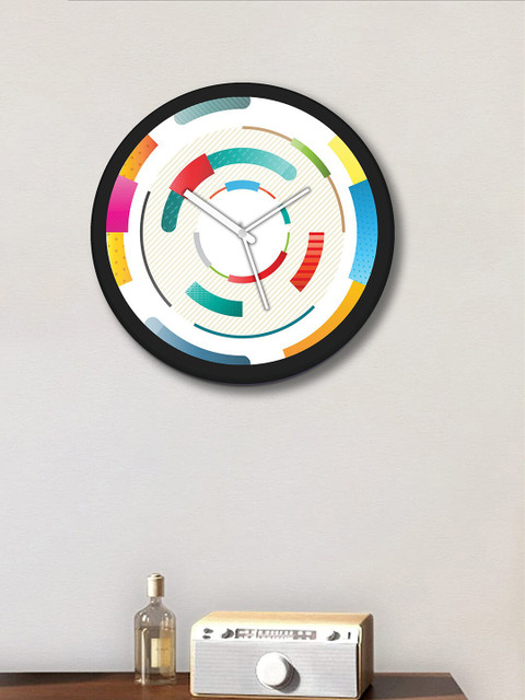 

WENS Black & White Printed Contemporary Wall Clock