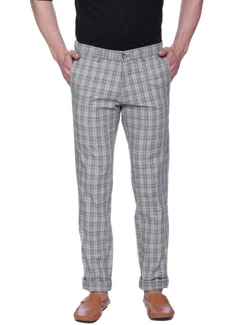 

Basics Men Grey Tapered Fit Checked Chinos