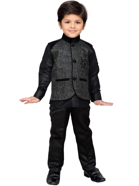 

Aj DEZInES Boys Black Single-Breasted Regular Fit Ethnic Suit