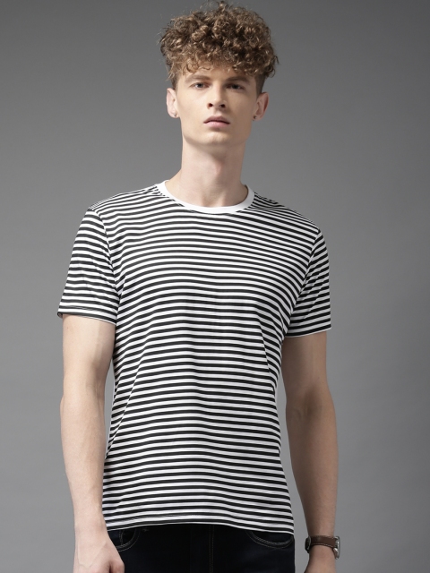 

HERE&NOW Men Black & White Striped Round Neck T-shirt