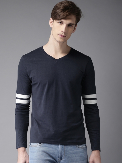 

HERENOW Men Navy Solid V-Neck Pure Cotton T-shirt, Navy blue