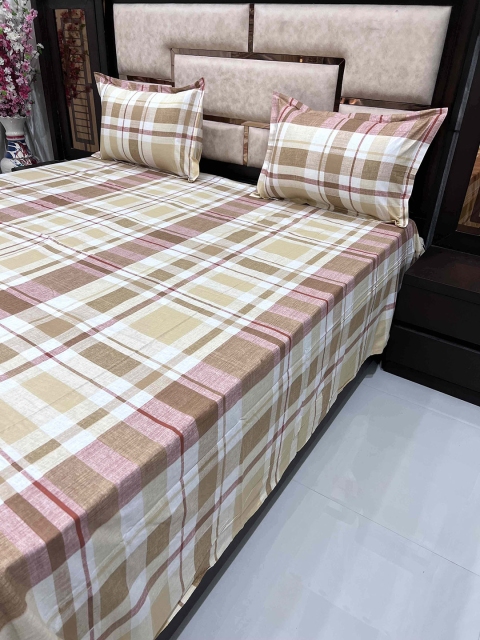 

Pure Decor Yellow & White Geometric 380 TC King Bedsheet with 2 Pillow Covers