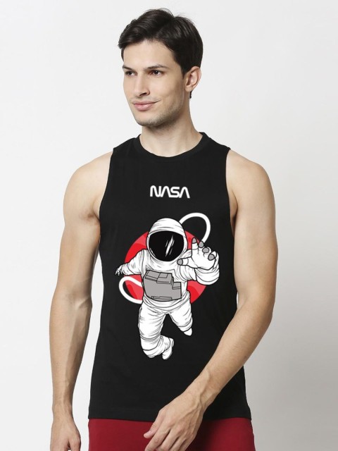 

Bewakoof Men Black Printed Applique T-shirt