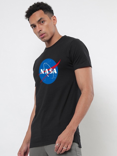 

Bewakoof Men Black Printed Extended Sleeves Applique T-shirt