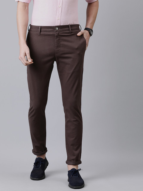 

Levis Men Brown Skinny Fit Solid Chinos