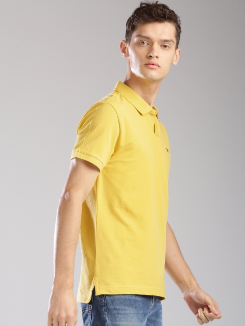 

Levis Men Yellow Solid Polo T-Shirt