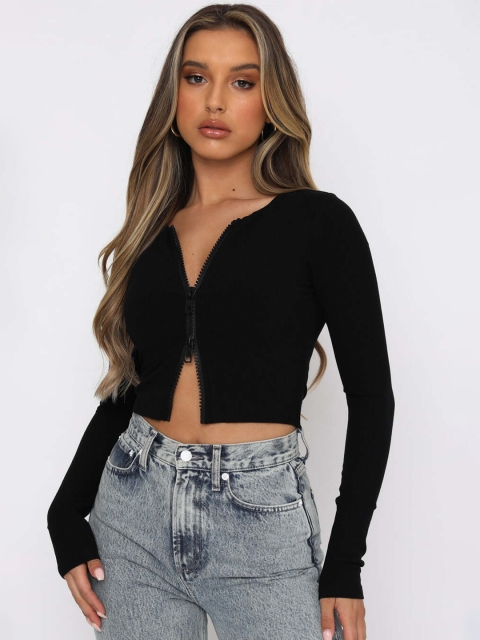 

MERCHE Black Fitted Crop Top