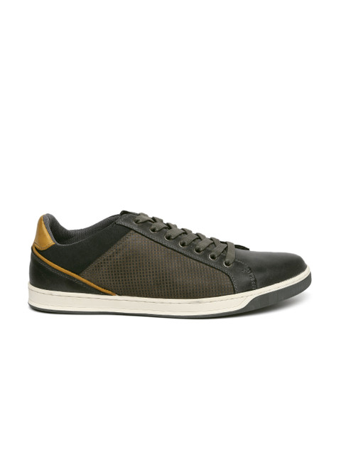 

Steve Madden Men Grey Leather Sneakers
