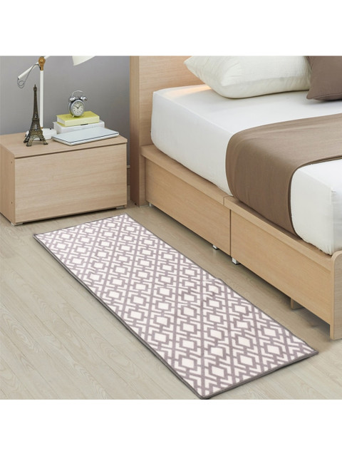 

URBAN SPACE Off- White & Grey Geometric Printed Anti-Skid Carpet