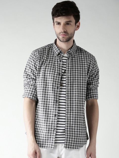 

Tommy Hilfiger Men Charcoal Grey & White Checked Custom Fit Casual Shirt