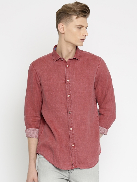 

Arrow Blue Jean Co. Men Red Slim Fit Solid Casual Shirt