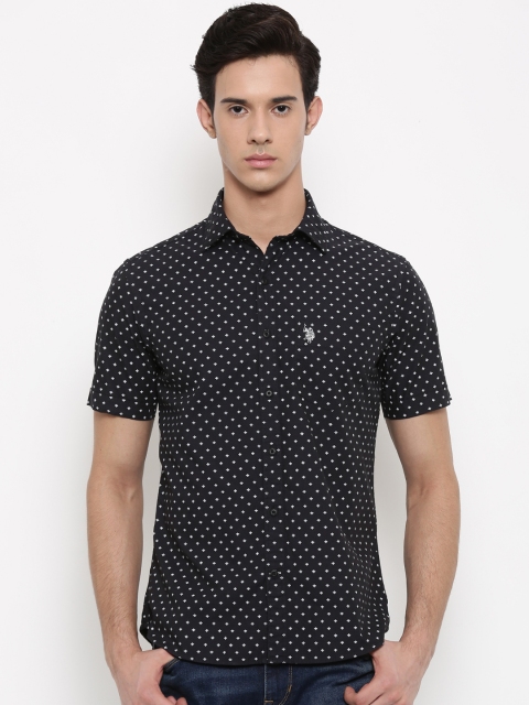 

U.S. Polo Assn. Men Black & White Tailored Fit Printed Casual Shirt