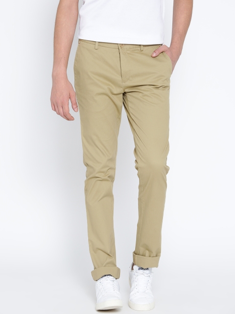 

Blackberrys Men Khaki Solid Chino Trousers