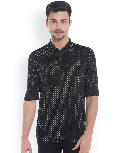 

SPYKAR Men Black & White Slim Fit Printed Casual Shirt