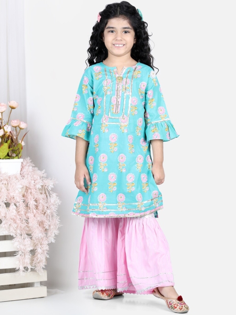

Kinder Kids Girls Green Floral Printed Gotta Patti Pure Cotton Kurta with Sharara