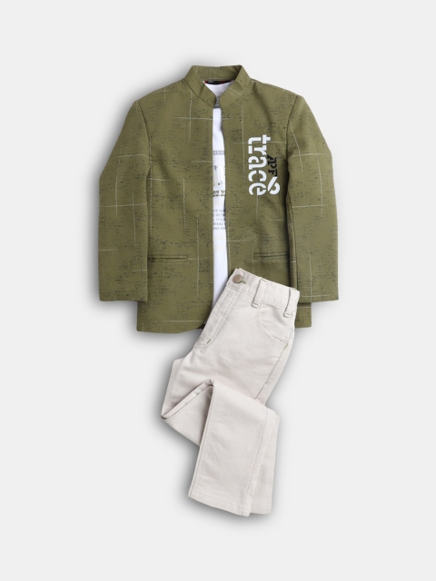 

Hopscotch Boys Grey & White Printed Pure Cotton T-shirt with Jeans with Jacket