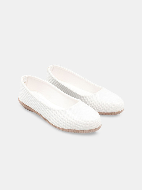 

Hopscotch Girls White Textured Ballerinas Flats