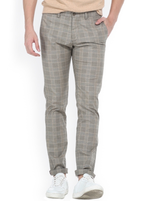

Basics Men Grey Tapered Fit Self Design Regular Trousers, Beige