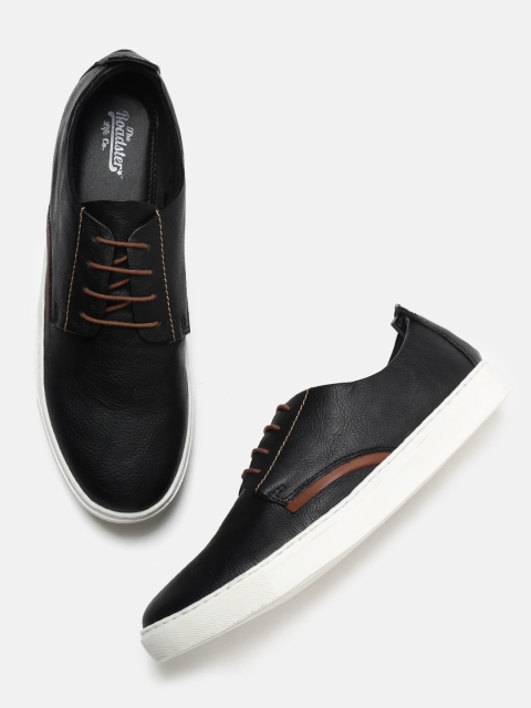 

Roadster Men Black Sneakers
