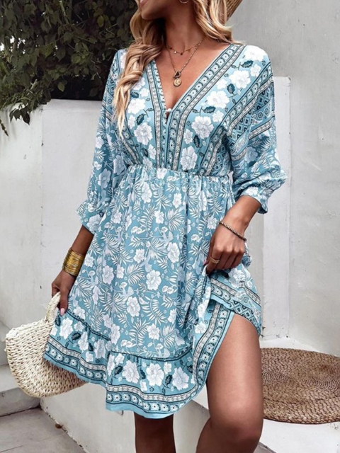 

La Aimee Women Blue Floral Dress