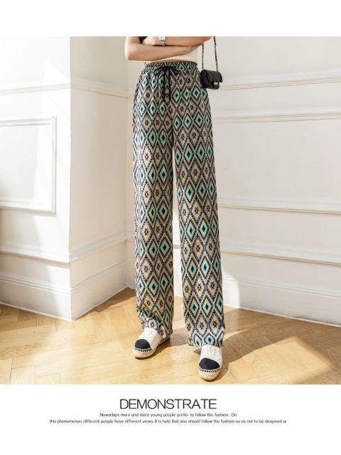 

La Aimee Women Multi-Coloured Floral Trousers