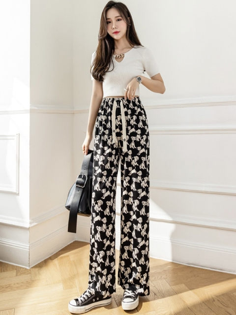 

La Aimee Women Black Animal Printed Trousers