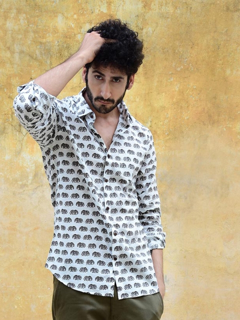 

Tistabene Men White Comfort Slim Fit Animal Printed Casual Shirt