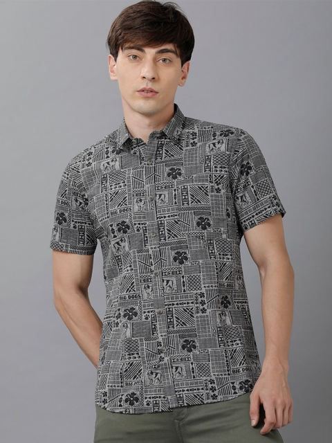 

IMYOUNG Men Black Smart Slim Fit Printed Casual Shirt