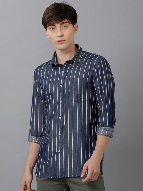 

IMYOUNG Men Navy Blue Smart Slim Fit Striped Casual Shirt