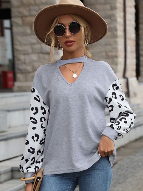 

La Aimee Grey Animal Printed Top