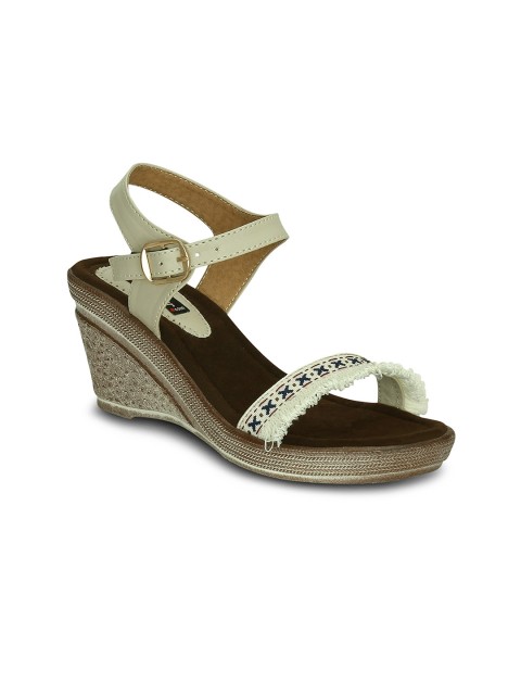 

Get Glamr Women Beige Woven Design Sandals