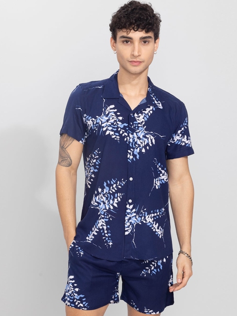 

Snitch Men Navy Blue Printed Shirt with Shorts Co-Ords