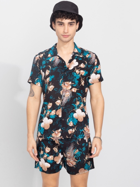 

Snitch Men Blue Printed Co-Ords