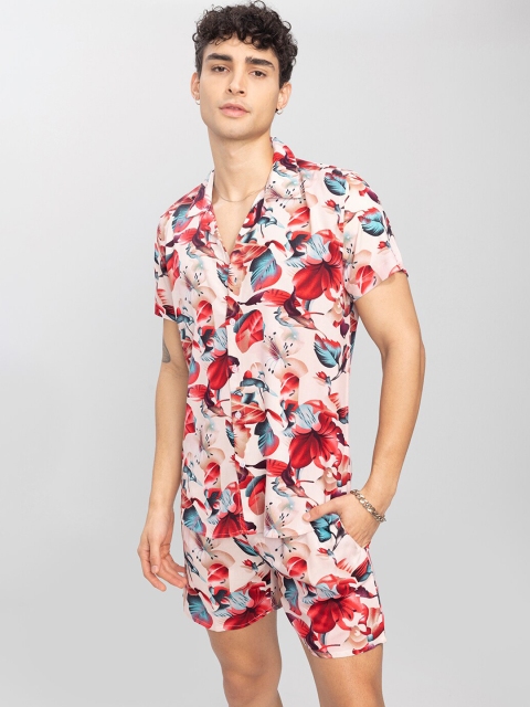 

Snitch Men Red Printed Co-Ords
