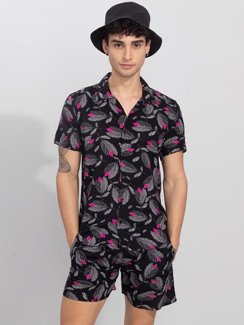 

Snitch Men Black Printed Co-Ords Sets