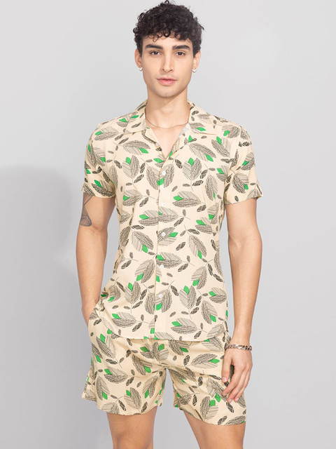 

Snitch Men Beige & Green Printed Co-Ords