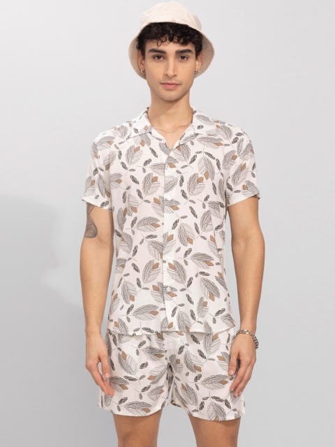 

Snitch Men White Printed Co-Ords