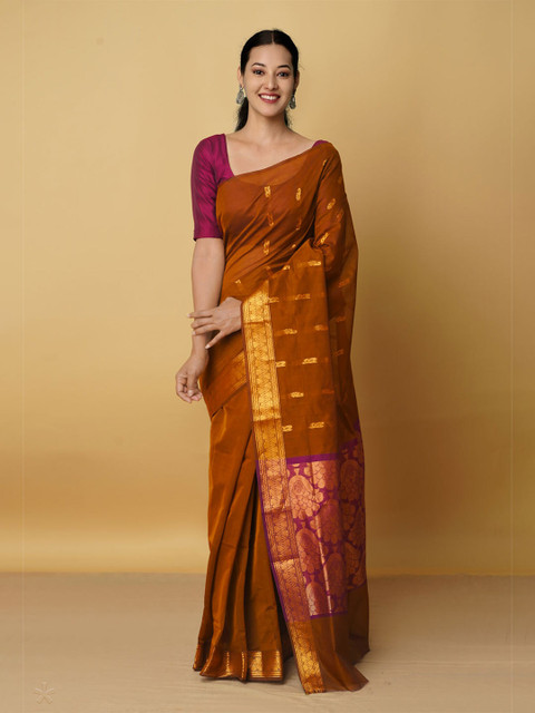 

Unnati Silks Brown & Gold-Toned Woven Design Zari Pure Cotton Gadwal Saree